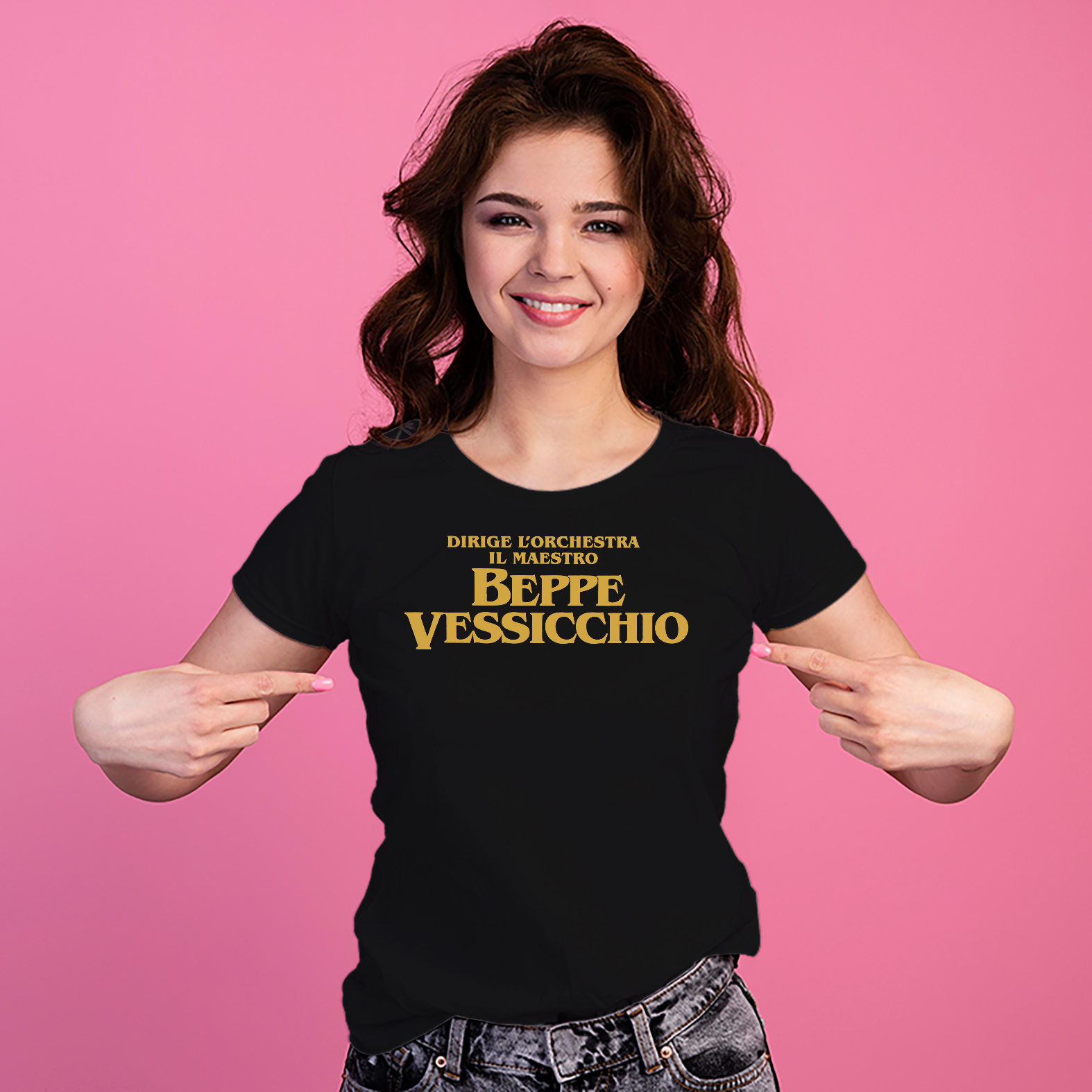 T-shirt Sanremo dirige l'orchestra Beppe Vessicchio New Indastria 3 New Indastria T-shirt Sanremo dirige l'orchestra Beppe Vessicchio New Indastria - immagine 3